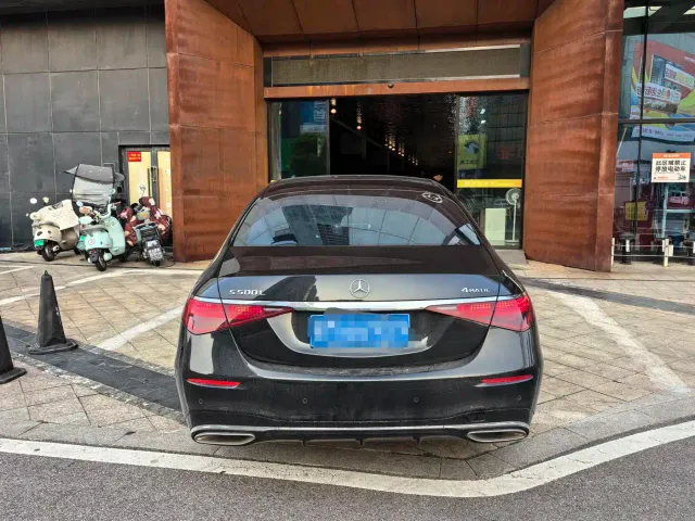 Mercedes-Benz S-Class — Фото автомобиля 3