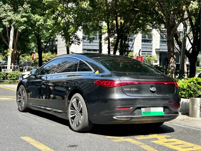 Mercedes-Benz EQS — Фото автомобиля 3