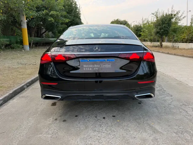 Mercedes-Benz E-Class — Фото автомобиля 16
