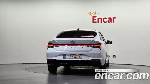 Hyundai Avante CN7 — Фото автомобиля 4