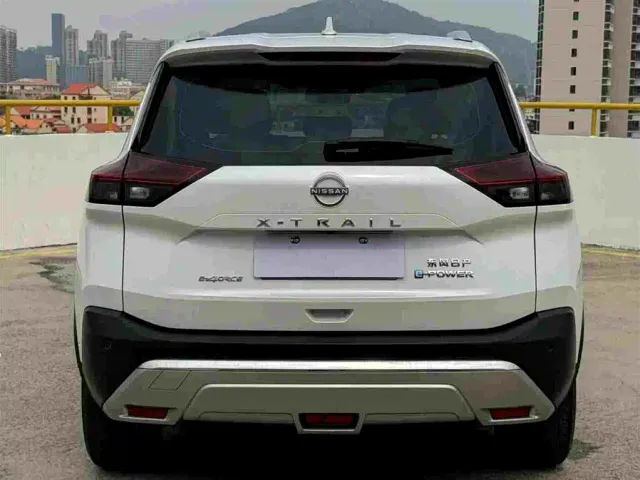 Nissan X-Trail — Фото автомобиля 7