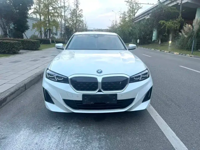 BMW i3 — Фото автомобиля 2