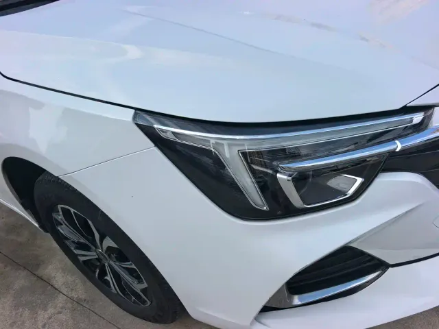Roewe i6 MAX EV — Фото автомобиля 8