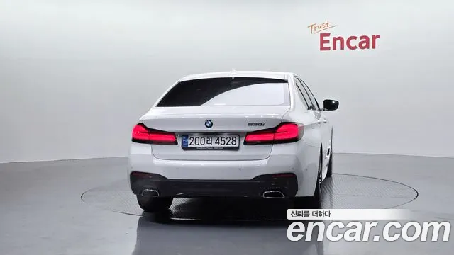 BMW 5-Series — Фото автомобиля 4