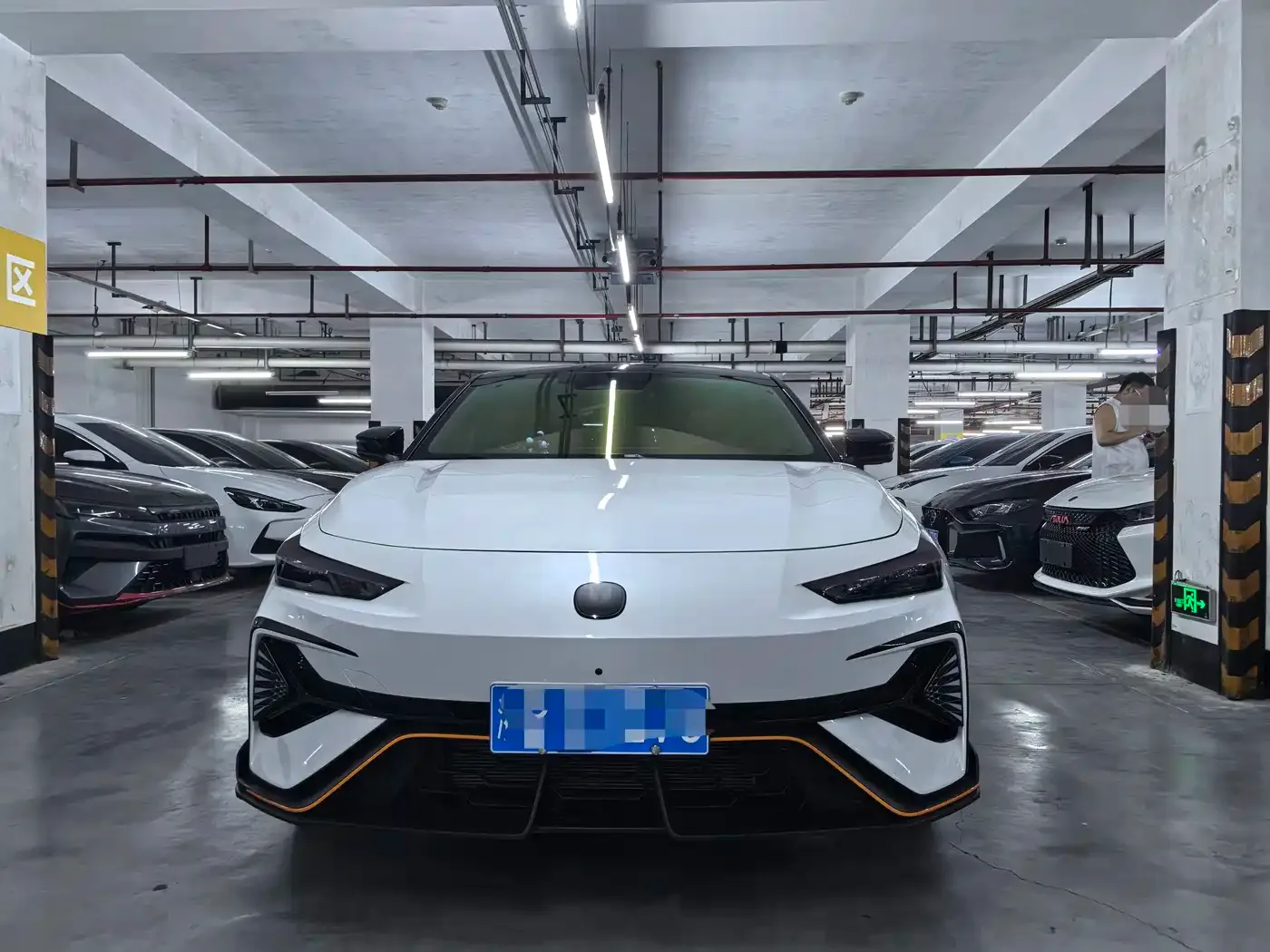 Changan Changan UNI-V 2025 1.5T 500Bar Premium Sport Model — Фото автомобиля 2