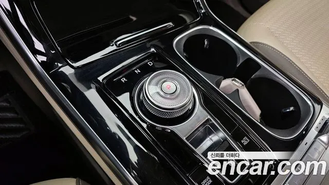Kia Canival — Фото автомобиля 9