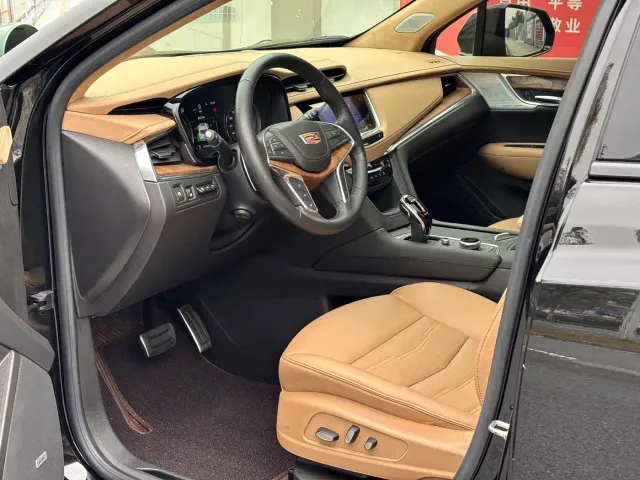 Cadillac XT5 — Фото автомобиля 4