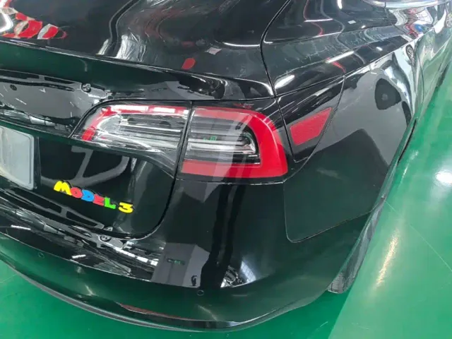 Tesla Model 3 — Фото автомобиля 7