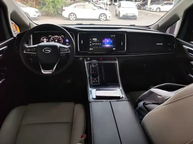 GAC Trumpchi M8 — Фото автомобиля 9