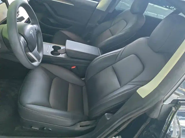 Tesla Model 3 — Фото автомобиля 14