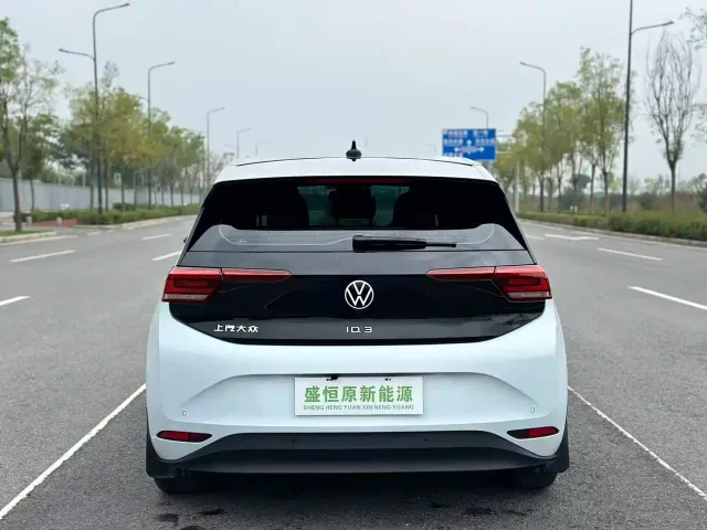 Volkswagen ID.3 — Фото автомобиля 6