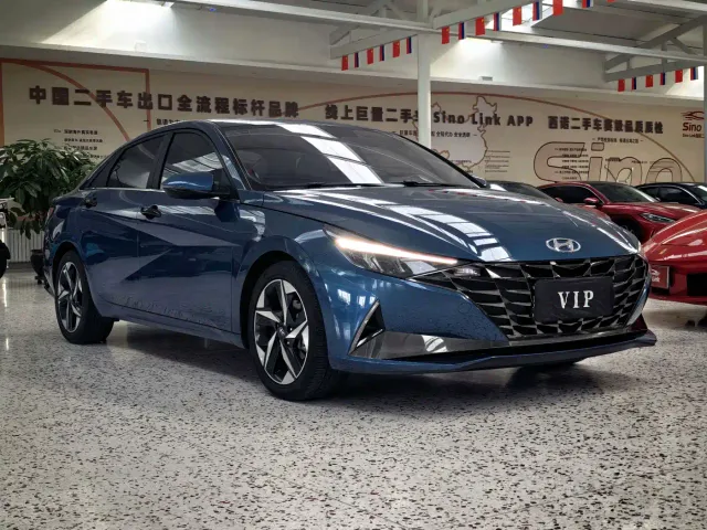 Hyundai Elantra — Фото автомобиля 3