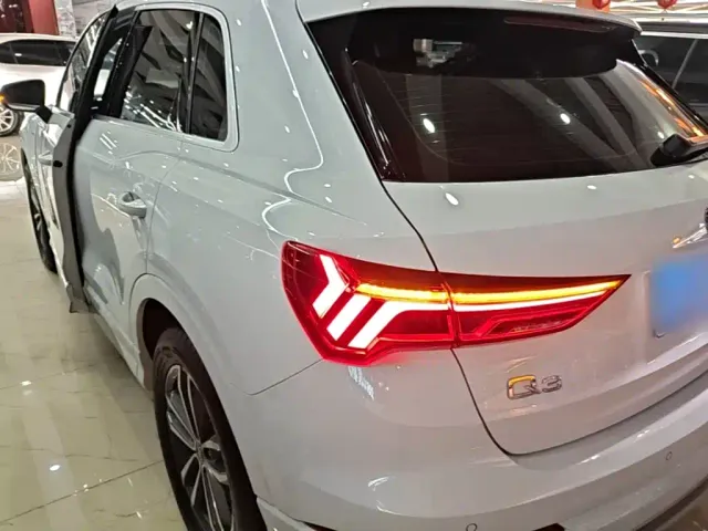 Audi Q3 — Фото автомобиля 4