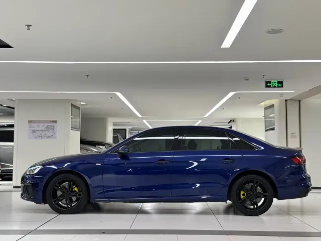 Audi A4L — Фото автомобиля 4
