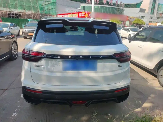 Geely Binyue — Фото автомобиля 5
