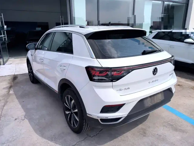 Volkswagen T-Roc — Фото автомобиля 4