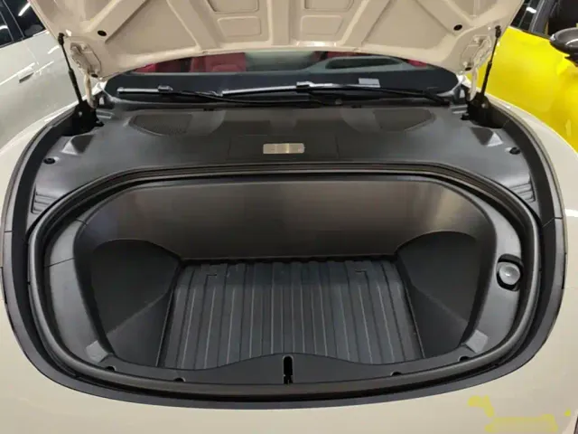 Xiaomi SU7 — Фото автомобиля 19