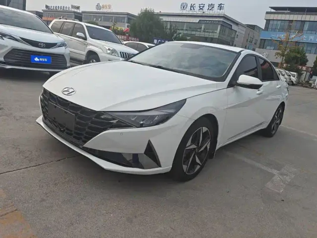 Фотография автомобиля — Hyundai Elantra