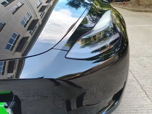 Tesla Model Y — Фото автомобиля 23