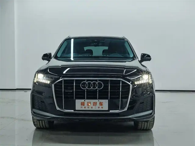 Audi Q7 — Фото автомобиля 2