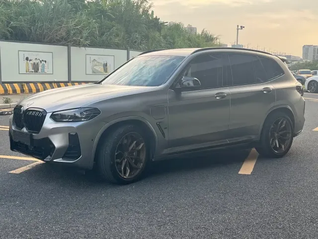 Фотография автомобиля — BMW iX3