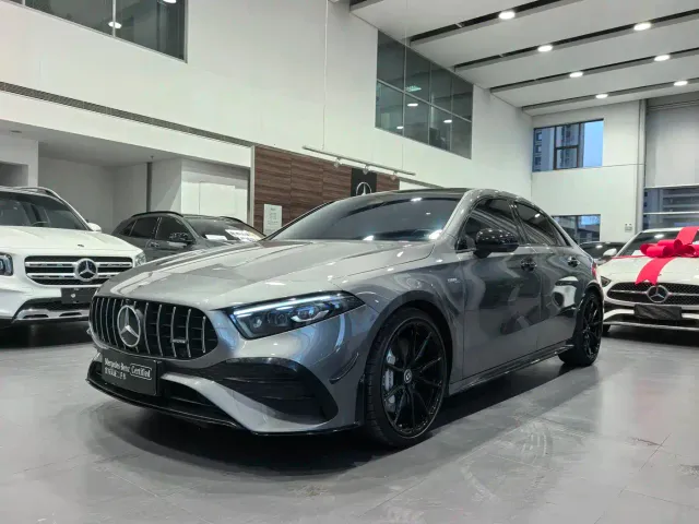 Фотография автомобиля — Mercedes-Benz A-Class AMG
