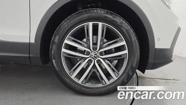 Volkswagen Tiguan Tiguan 2 поколение 2.0 TDI 4Motion Prestige — Фото автомобиля 20