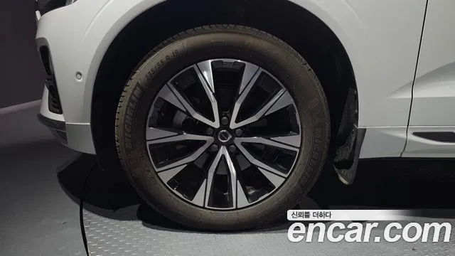 Вольво XC60 — Фото автомобиля 5