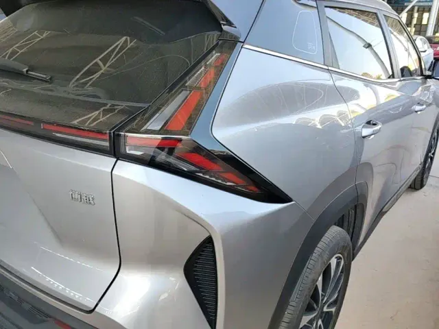 Geely Boyue — Фото автомобиля 7