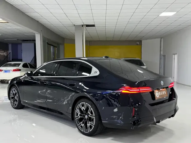 BMW 5 Series — Фото автомобиля 7
