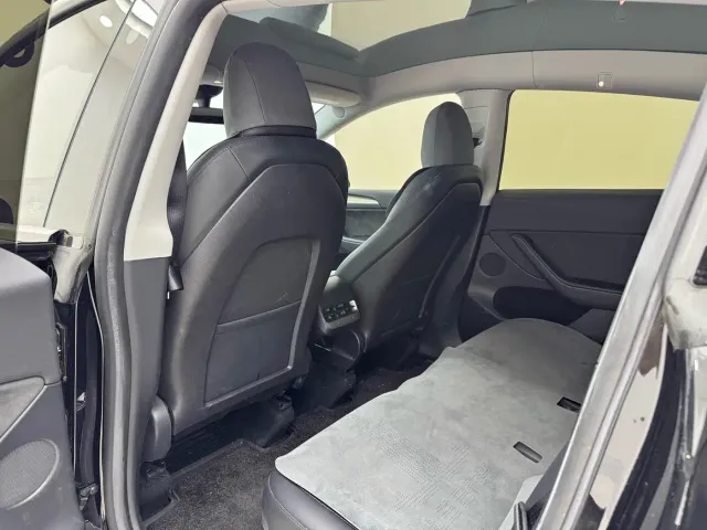 Tesla Model Y — Фото автомобиля 15