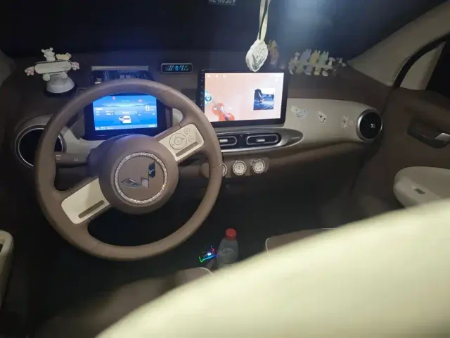 Wuling Hongguang Mini EV — Фото автомобиля 12