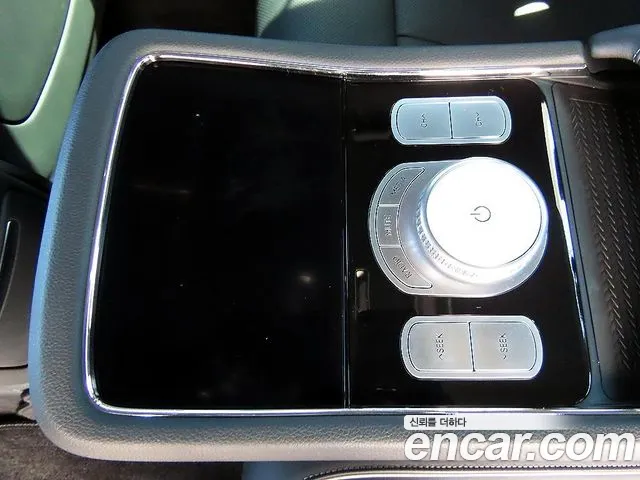 Genesis G90 Бензин 3.5 турбо AWD — Фото автомобиля 16