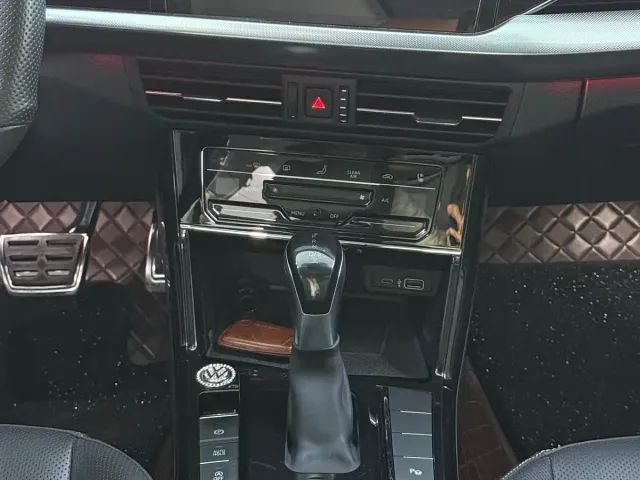 Volkswagen Passat — Фото автомобиля 9