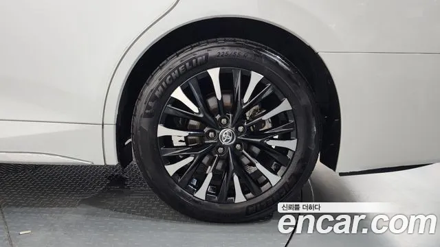 Toyota Alphard — Фото автомобиля 16