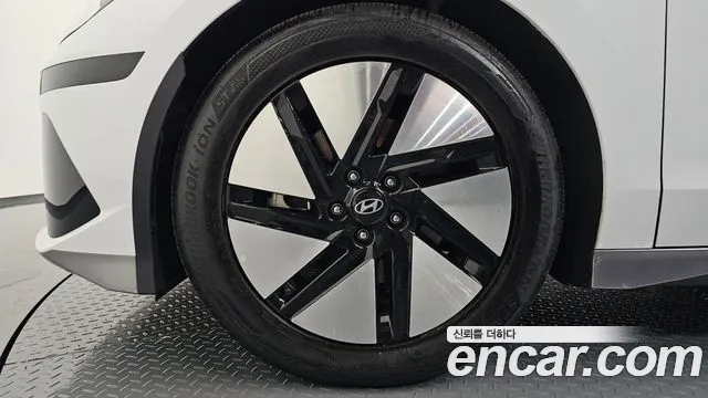 Hyundai Ioniq6 — Фото автомобиля 5
