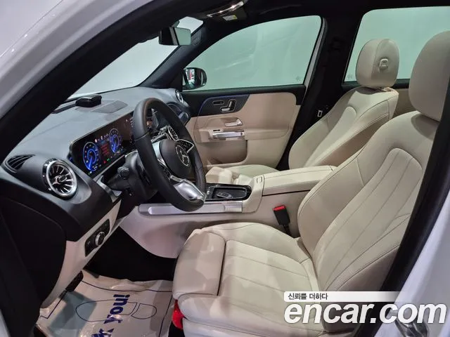 Mercedes-Benz EQB — Фото автомобиля 10