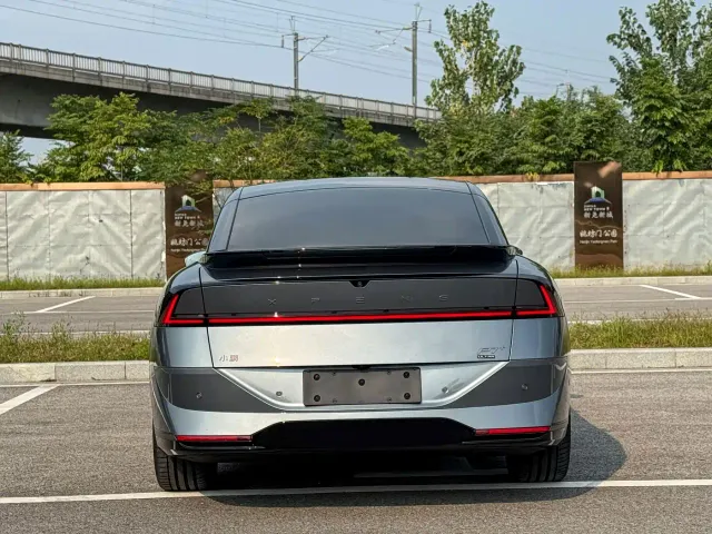 Xpeng P7+ — Фото автомобиля 5