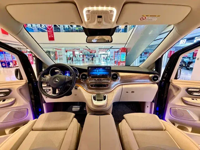 Mercedes-Benz V-Class — Фото автомобиля 20