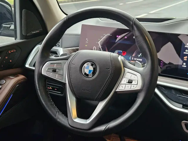 BMW X7 — Фото автомобиля 11