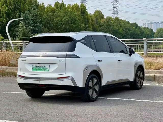 GAC Aion Y — Фото автомобиля 9