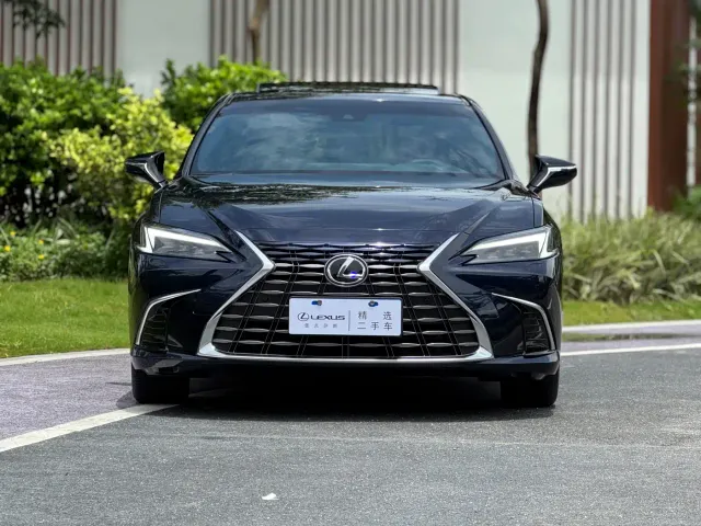 Lexus ES — Фото автомобиля 2