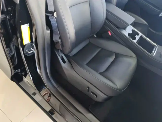 Tesla Model Y — Фото автомобиля 24