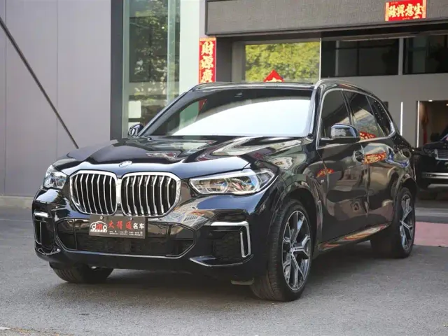 Фотография автомобиля — BMW X5