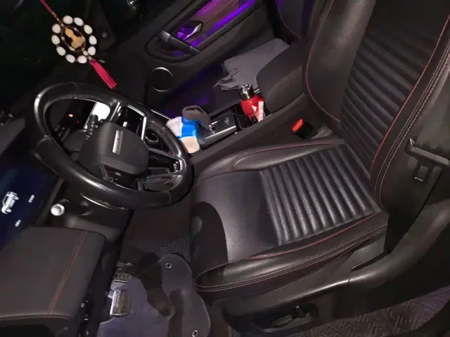 Land Rover Discovery Sport — Фото автомобиля 11