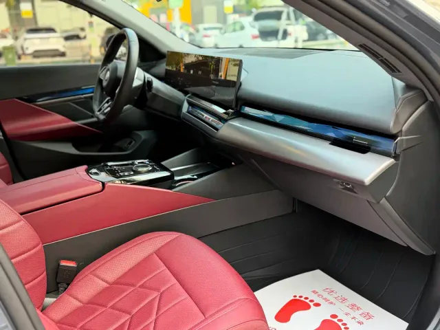 BMW i5 — Фото автомобиля 10