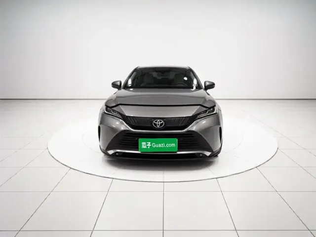 Toyota Harrier — Фото автомобиля 2