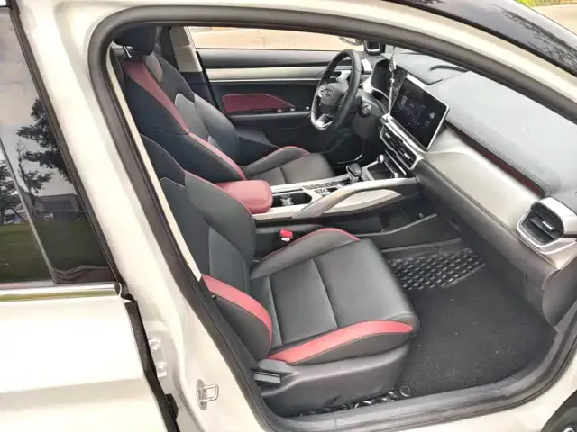 Geely Binyue — Фото автомобиля 12
