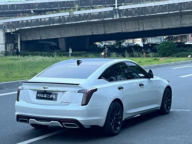 Cadillac CT5 — Фото автомобиля 5