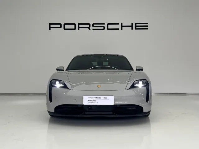 Porsche Taycan — Фото автомобиля 2